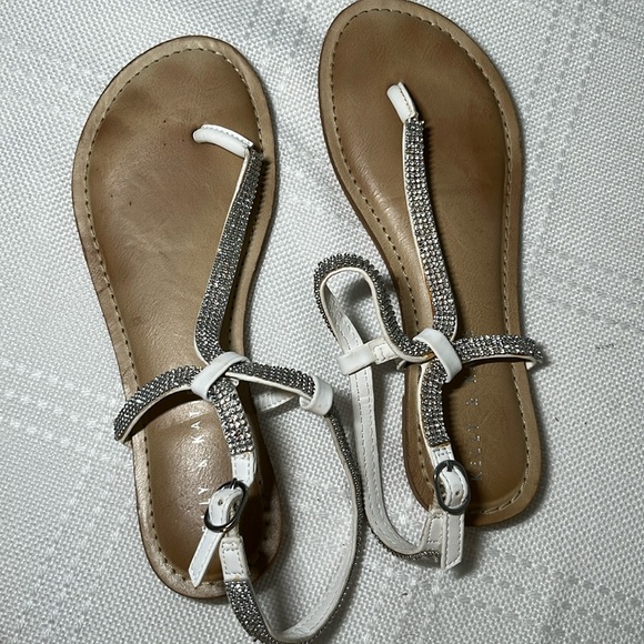 Kelly & Katie ~ Aramia Sandals with Rhinestones. Women’s Size 7.5 - Picture 1 of 9